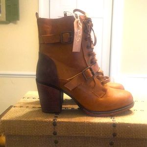 🔥New Kylie Vintage 93 brown booties🔥